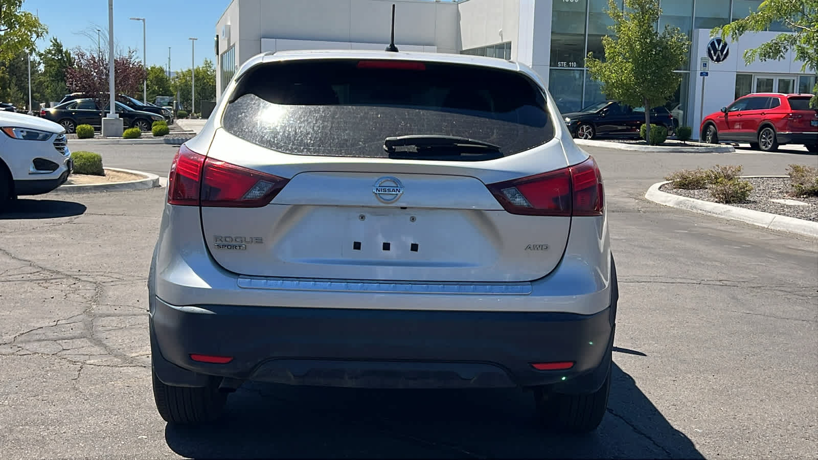 Thumbnail: 2017 Nissan Rogue Sport - 6