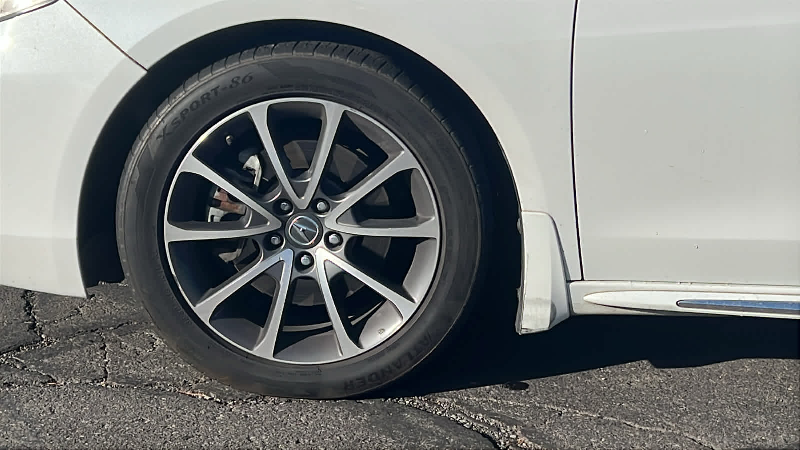 Thumbnail: 2018 Acura TLX - 9