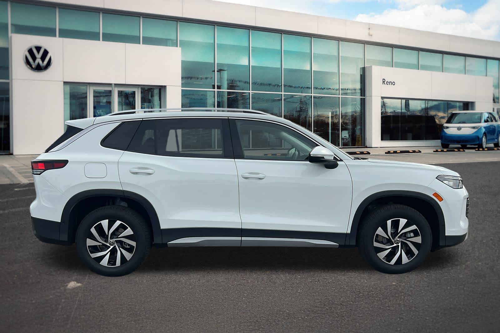 Thumbnail: 2026 Volkswagen Tiguan - 4