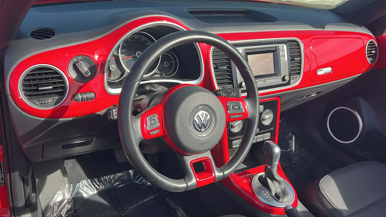 Thumbnail: 2019 Volkswagen Beetle - 10