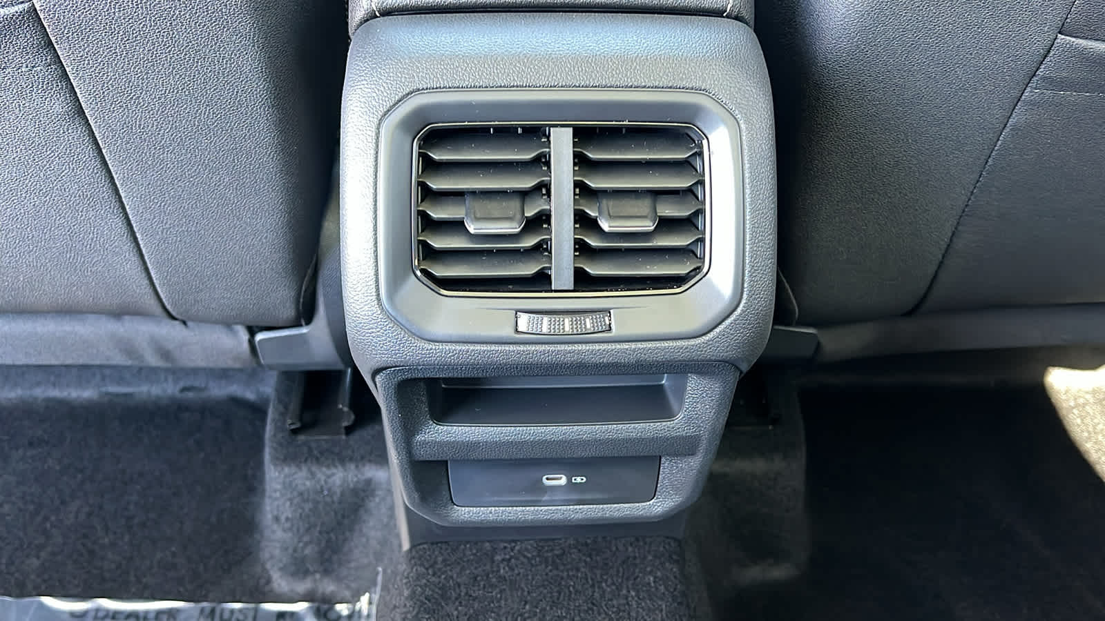 Thumbnail: 2025 Volkswagen Taos - 25