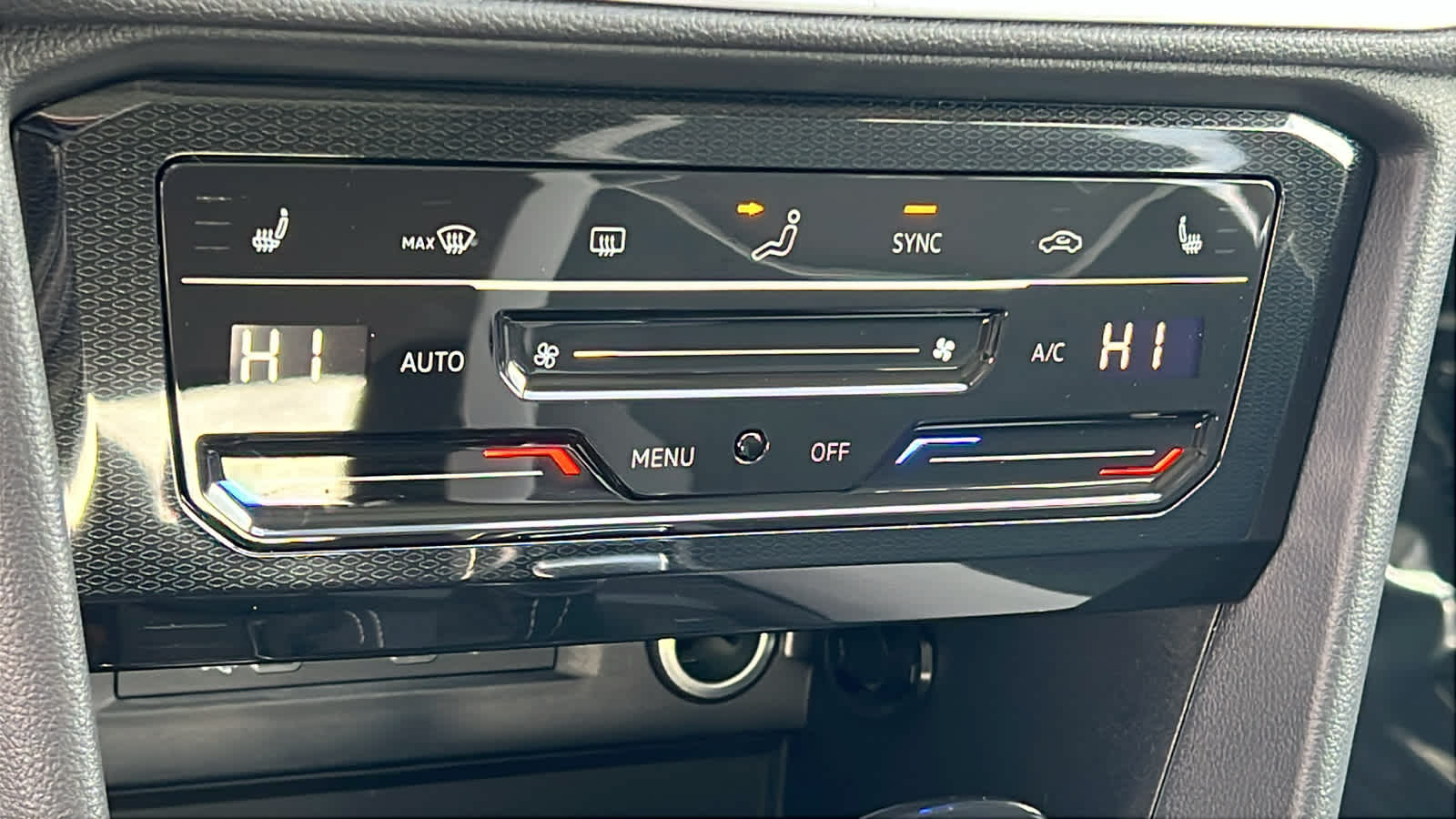 Thumbnail: 2026 Volkswagen Taos - 14