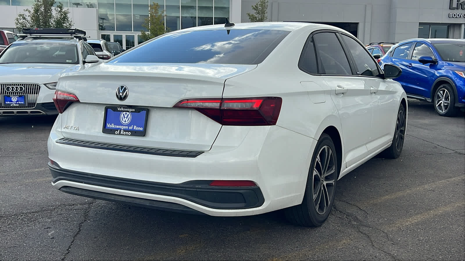 Thumbnail: 2023 Volkswagen Jetta - 5