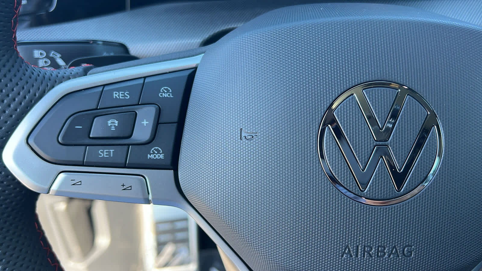 Thumbnail: 2025 Volkswagen Golf - 19