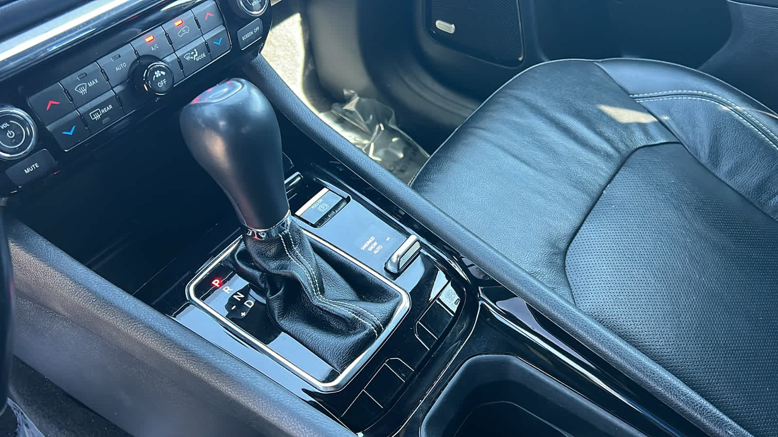 Thumbnail: 2022 Jeep Compass - 13