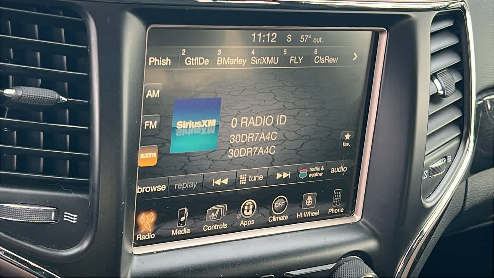 Thumbnail: 2017 Jeep Grand Cherokee - 15