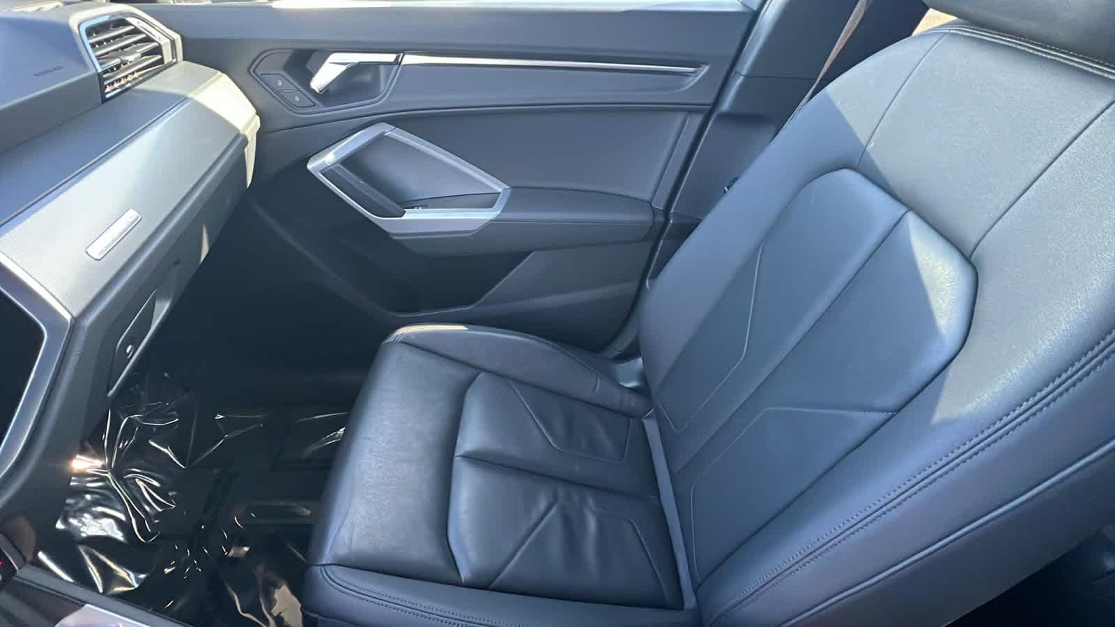 Thumbnail: 2023 Audi Q3 - 12