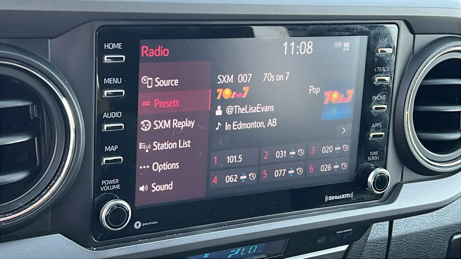 Thumbnail: 2022 Toyota Tacoma - 15