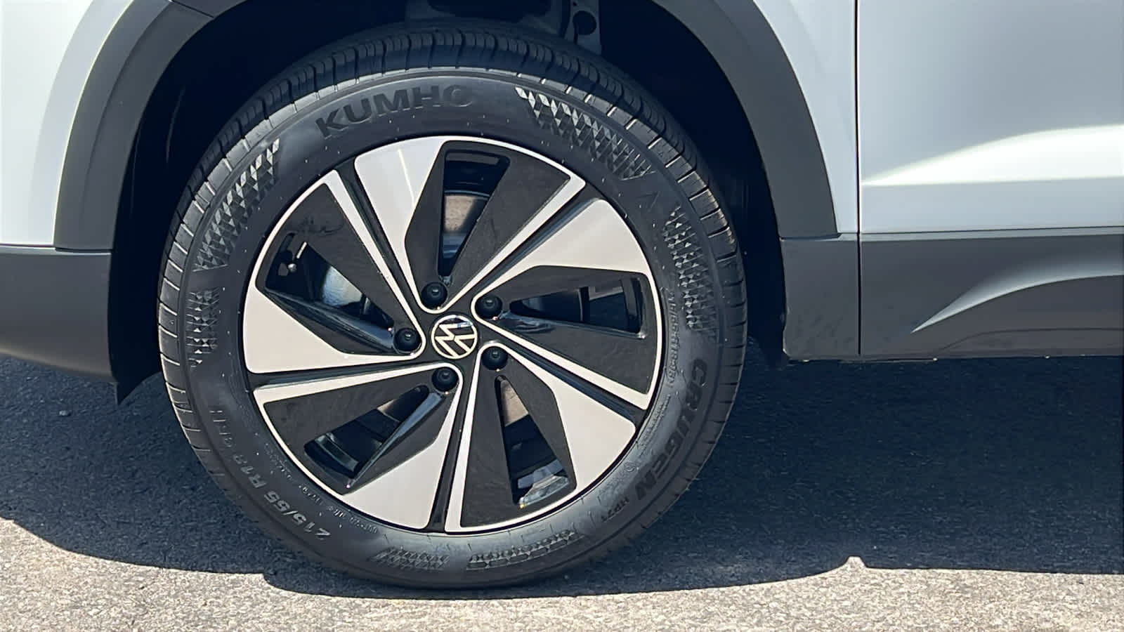 Thumbnail: 2025 Volkswagen Taos - 9