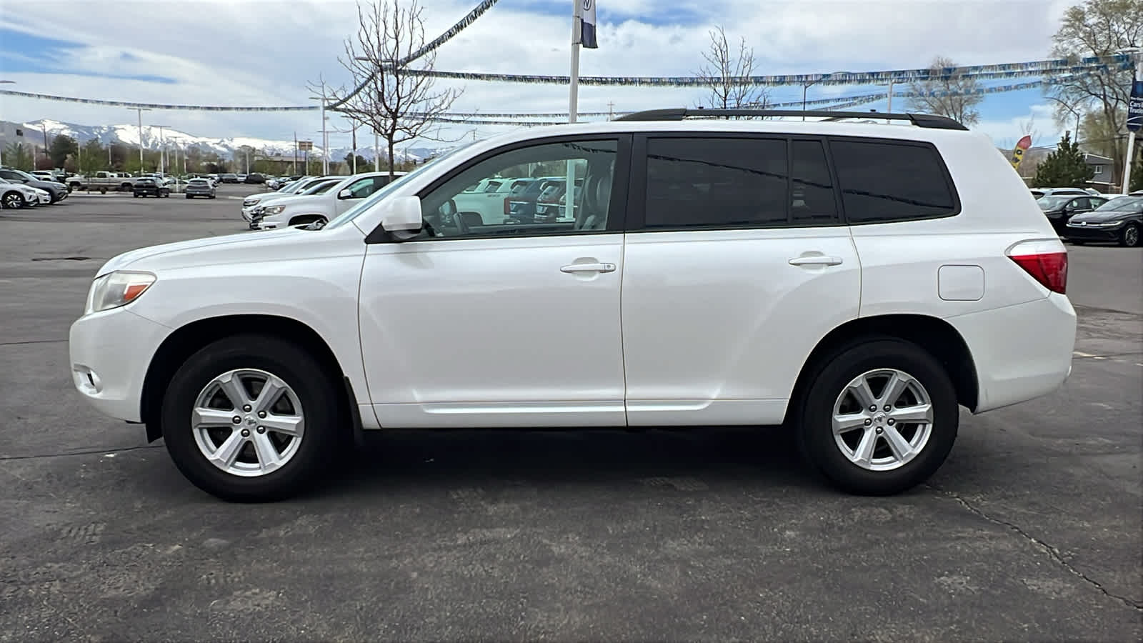 Thumbnail: 2010 Toyota Highlander - 8