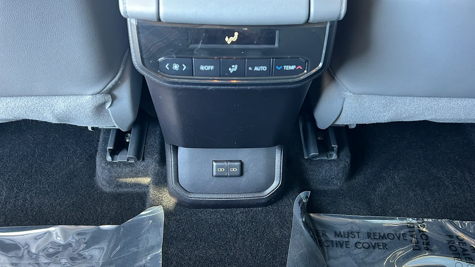 Thumbnail: 2024 Toyota Highlander - 25