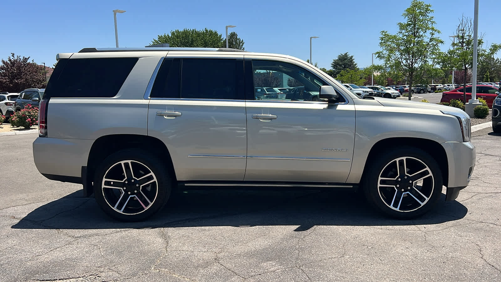 2017 GMC Yukon Denali 4