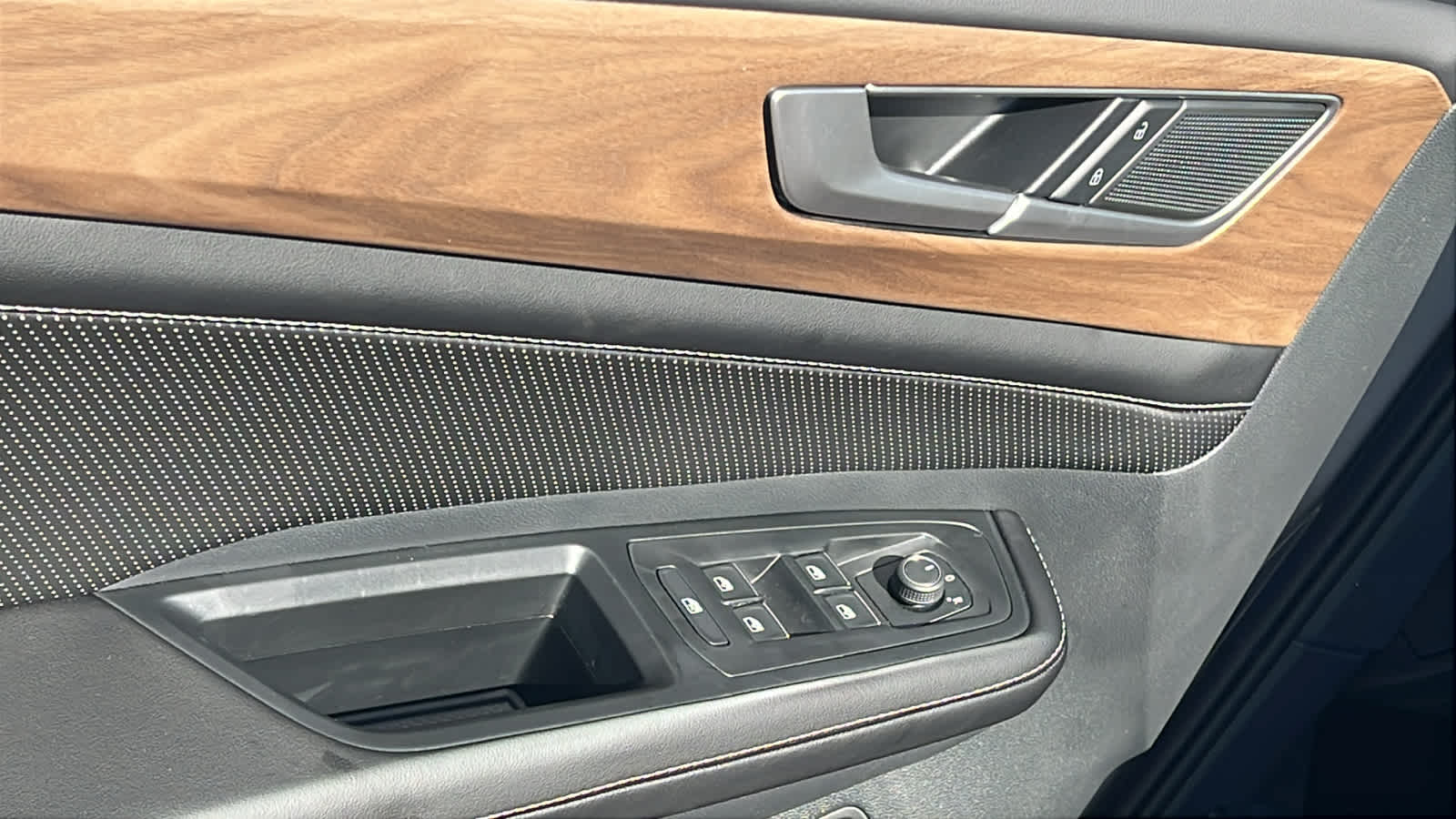 Thumbnail: 2026 Volkswagen Atlas - 22