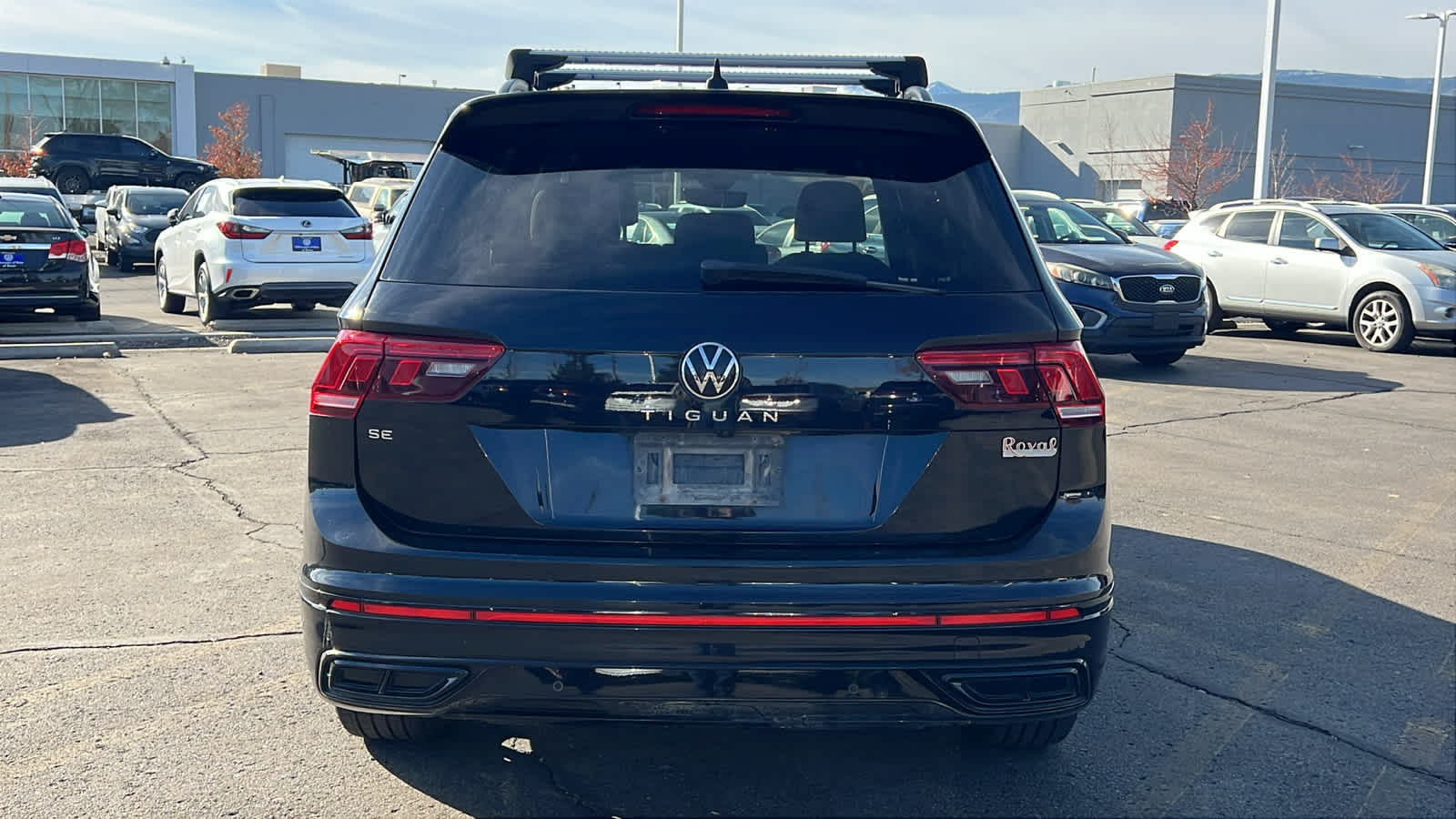 Thumbnail: 2022 Volkswagen Tiguan - 6