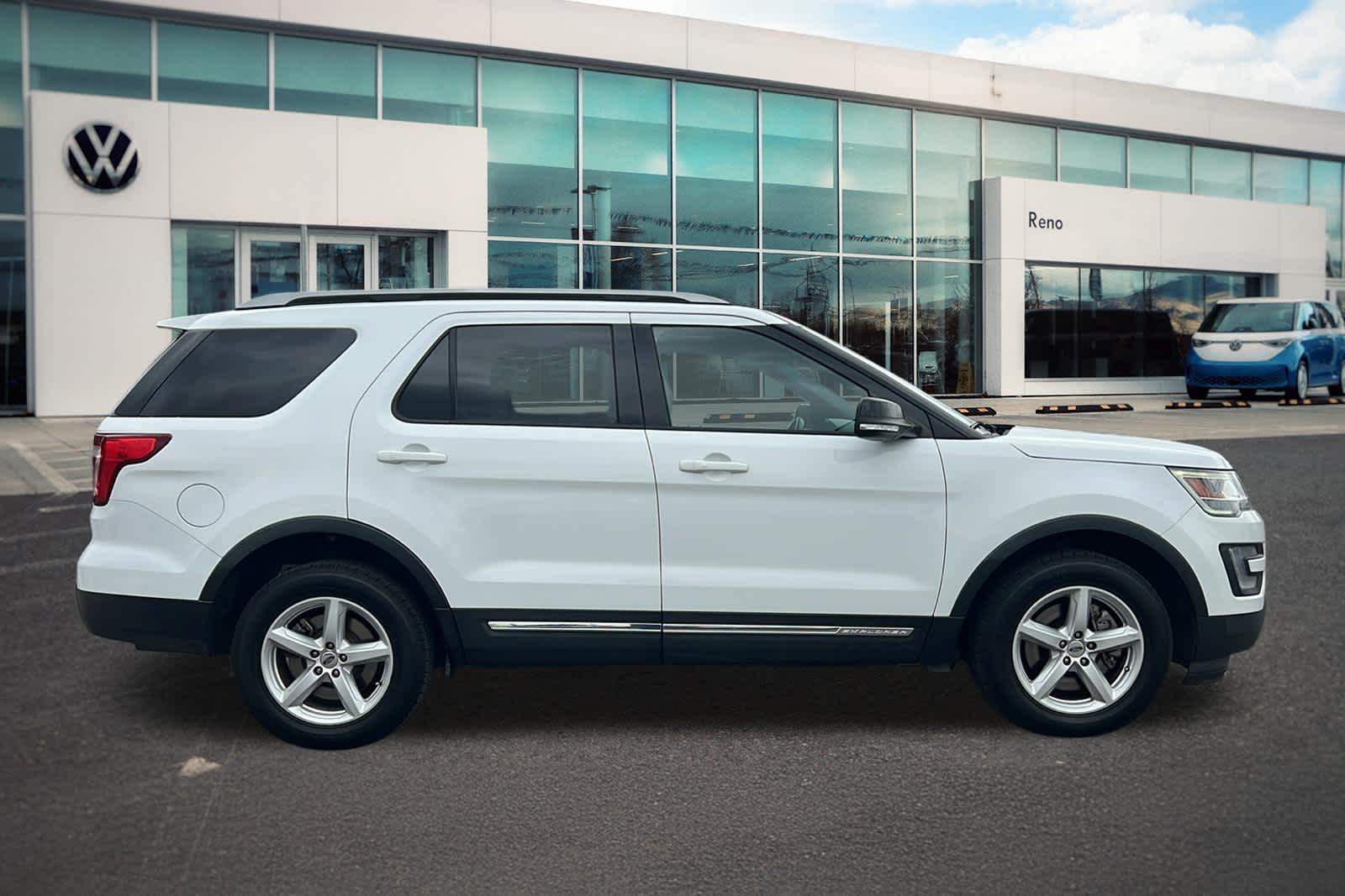 Thumbnail: 2017 Ford Explorer - 4