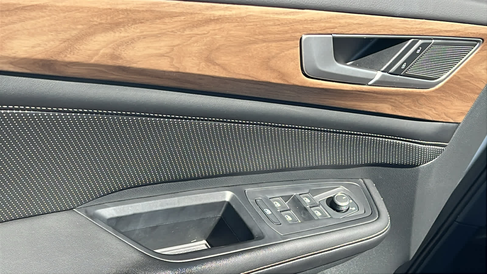 Thumbnail: 2024 Volkswagen Atlas - 22