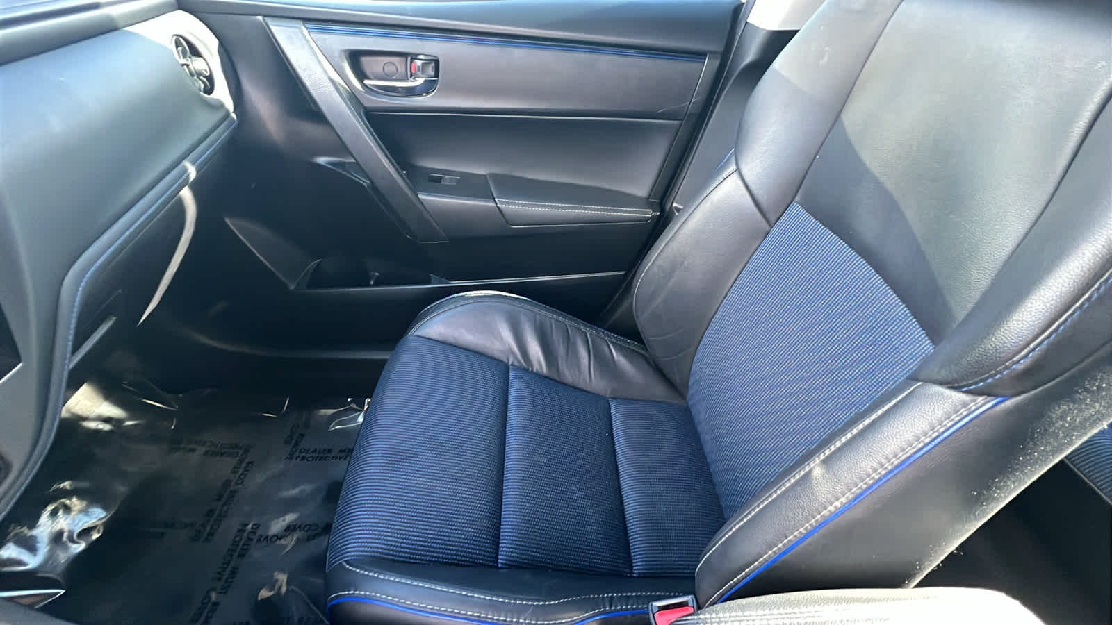 Thumbnail: 2017 Toyota Corolla - 12