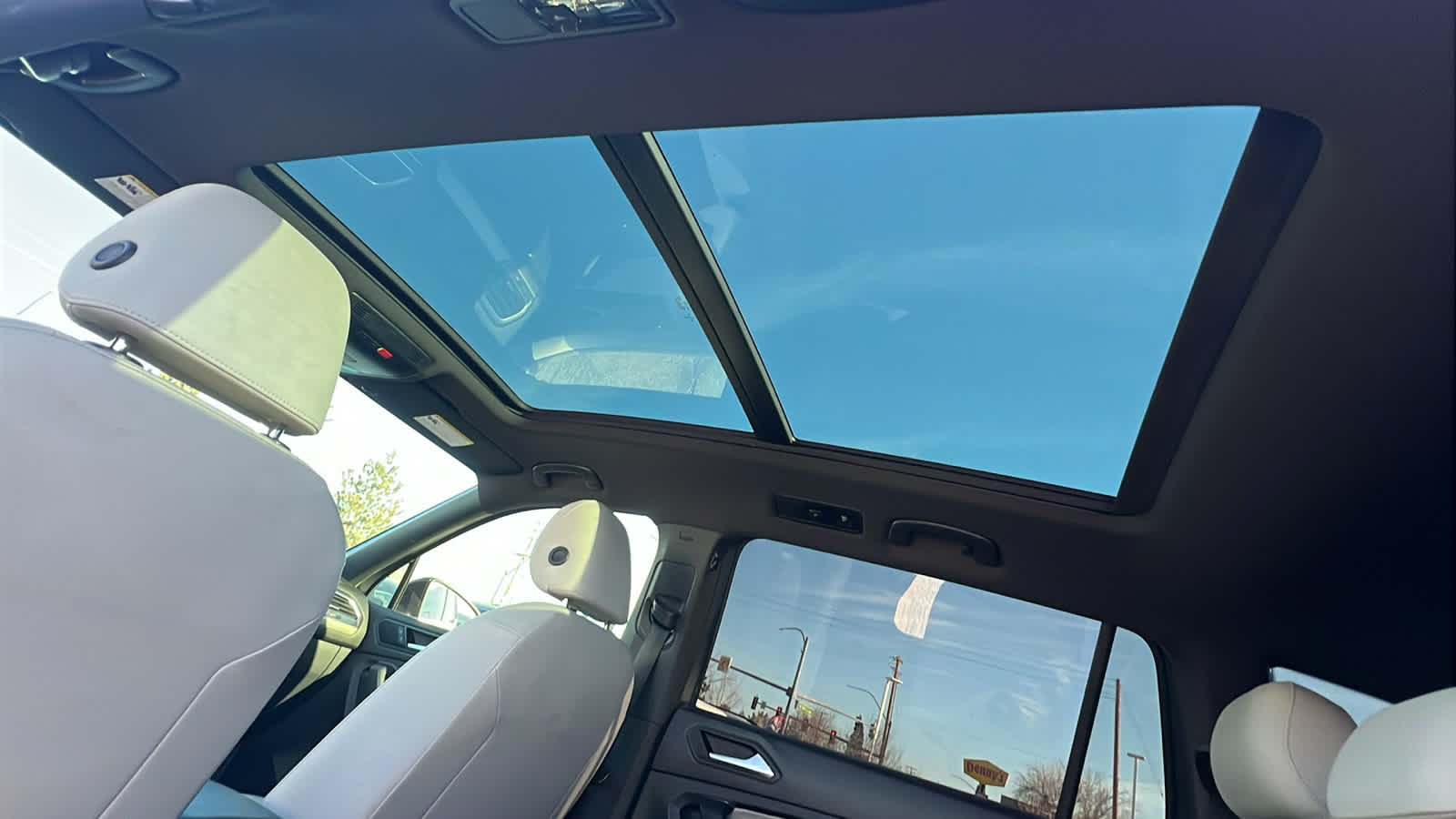 Thumbnail: 2020 Volkswagen Tiguan - 31