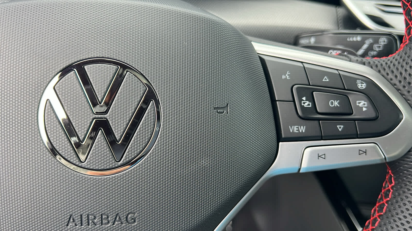 Thumbnail: 2025 Volkswagen Golf - 20