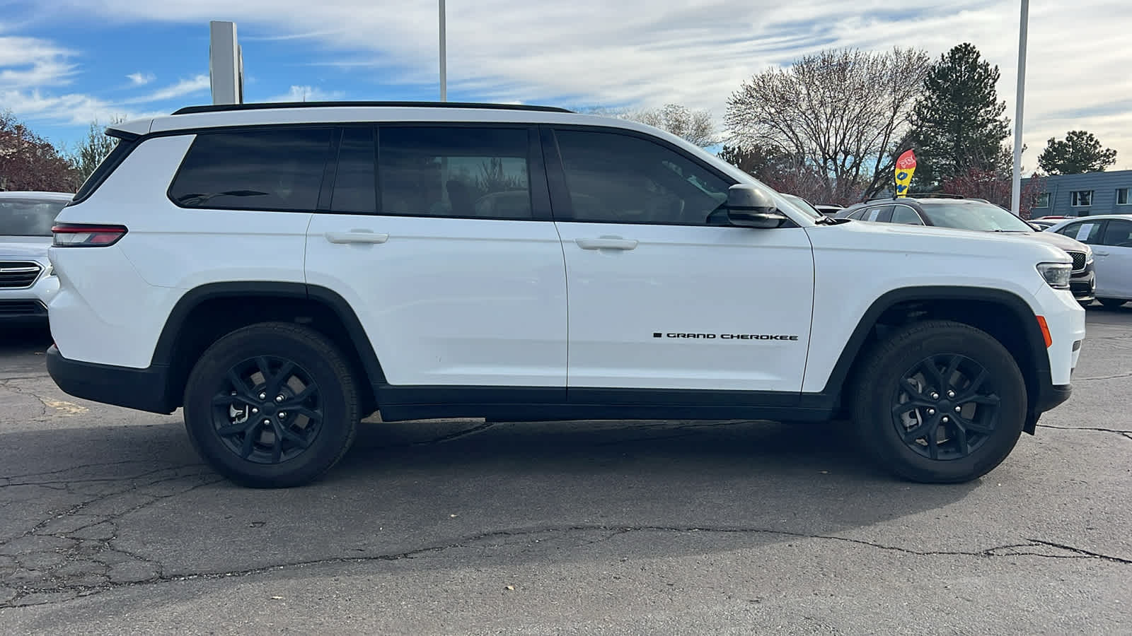2025 Jeep Grand Cherokee Altitude X photo 2