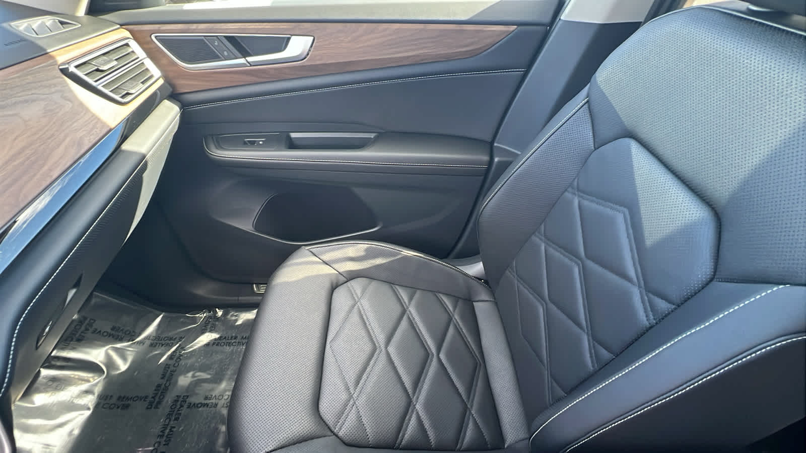 Thumbnail: 2026 Volkswagen Atlas - 12