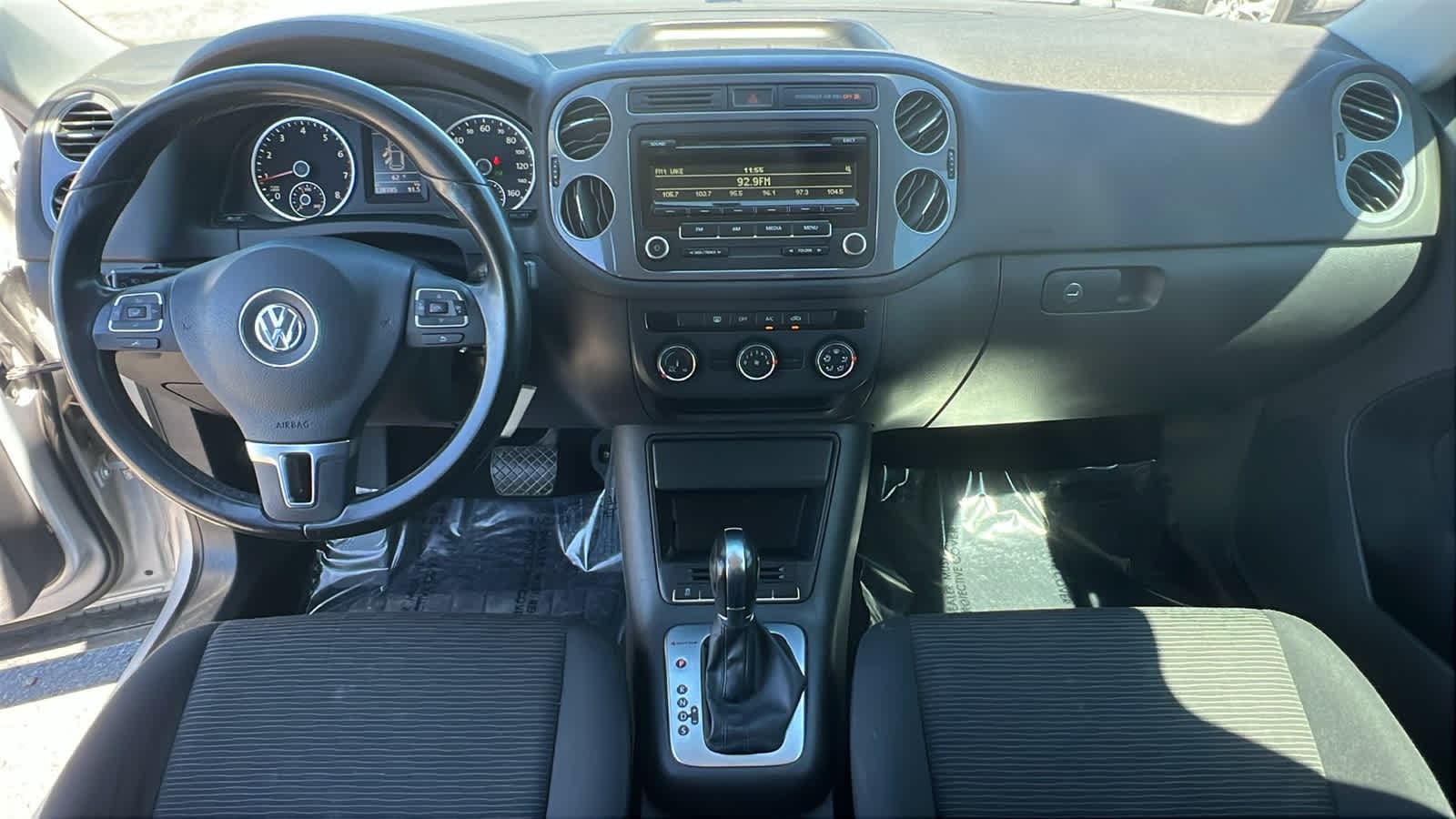 Thumbnail: 2013 Volkswagen Tiguan - 25