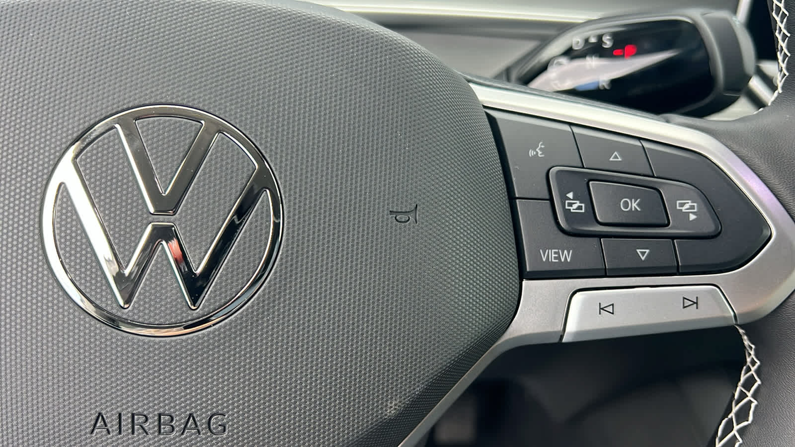 Thumbnail: 2025 Volkswagen Tiguan - 20