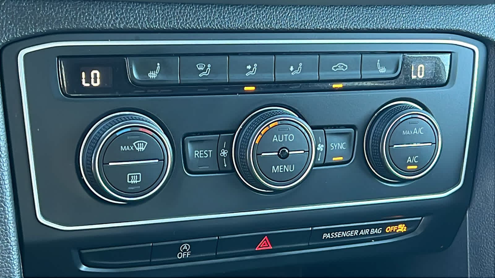 Thumbnail: 2021 Volkswagen Atlas - 14