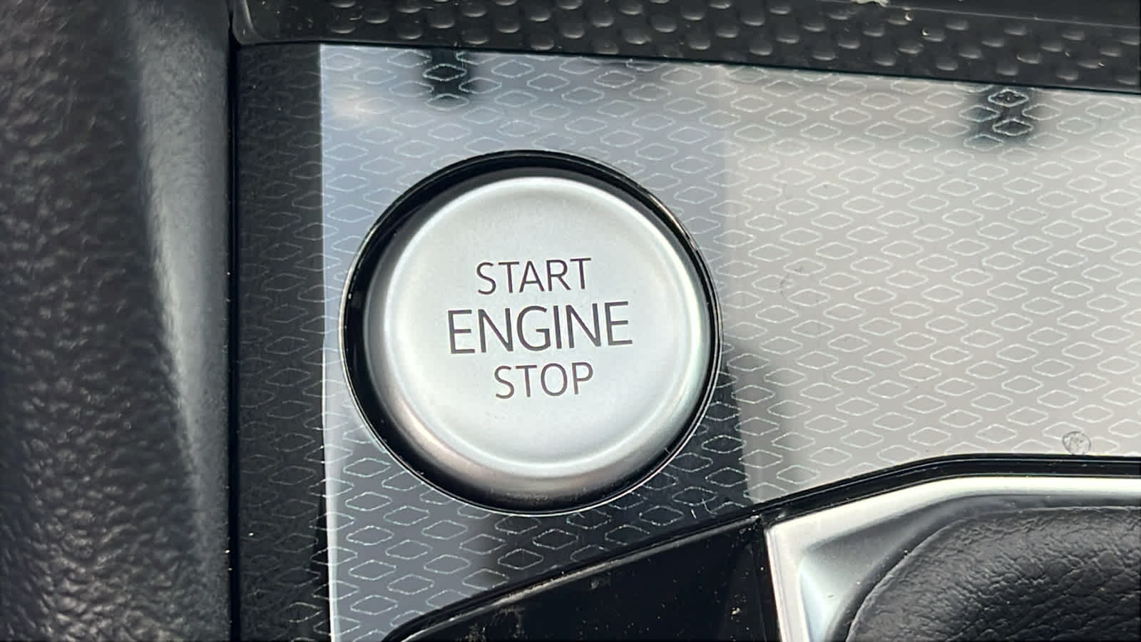 Thumbnail: 2025 Volkswagen Taos - 17