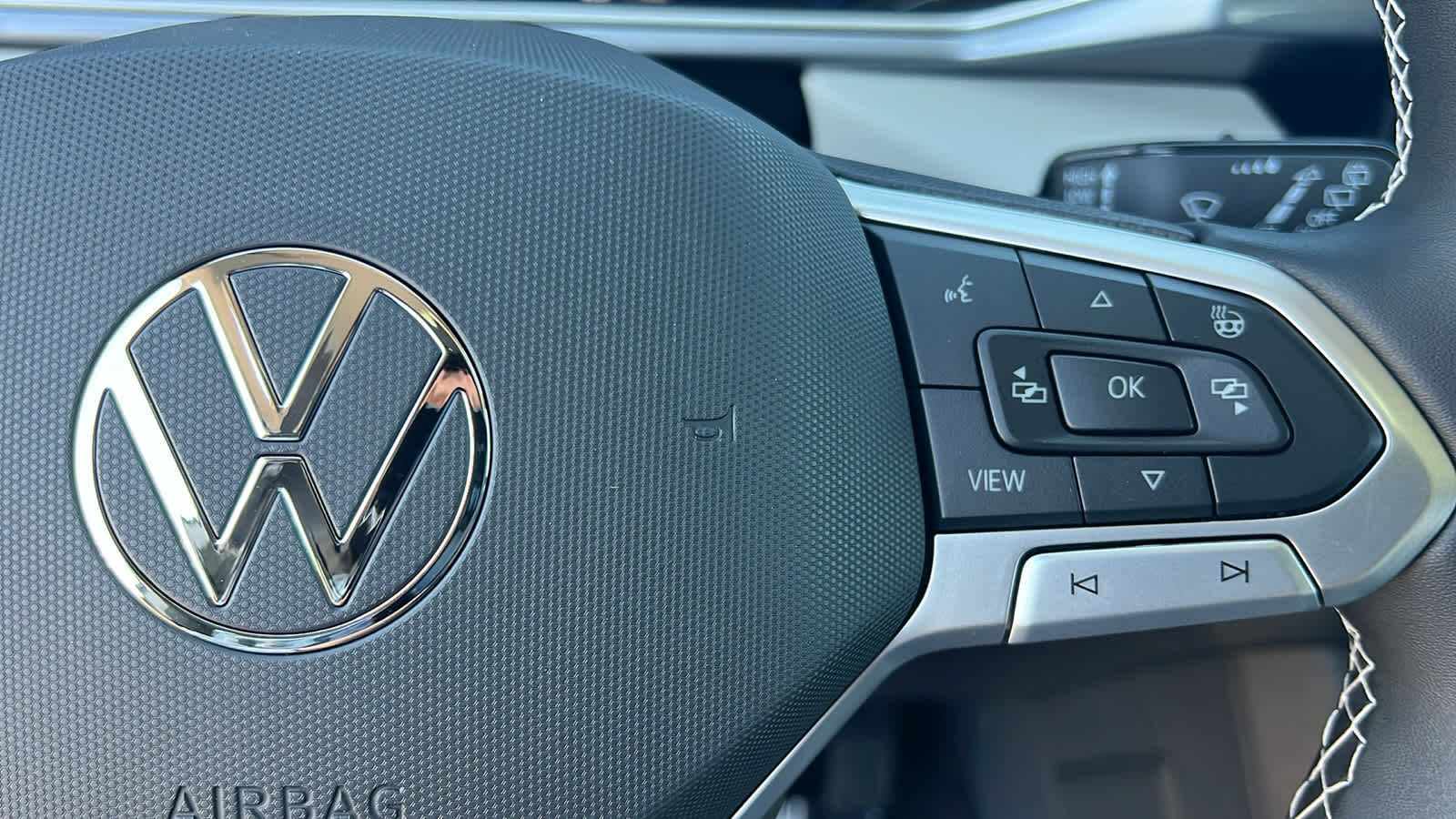 Thumbnail: 2025 Volkswagen Taos - 20