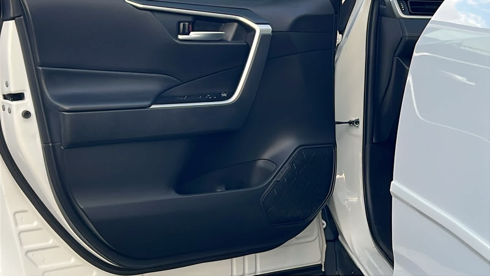 Thumbnail: 2024 Toyota RAV4 - 23