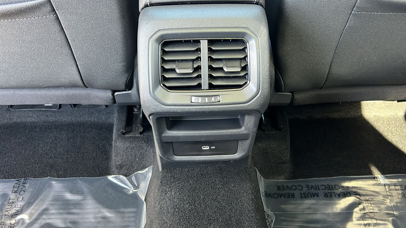 Thumbnail: 2025 Volkswagen Taos - 25