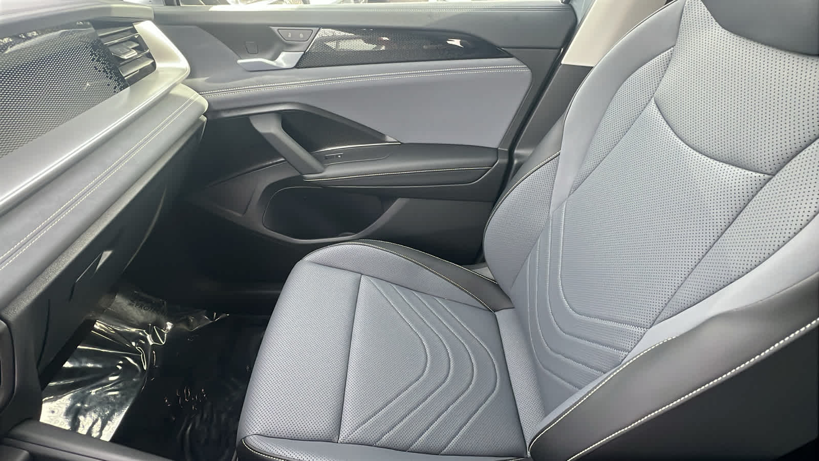 Thumbnail: 2026 Volkswagen Tiguan - 12