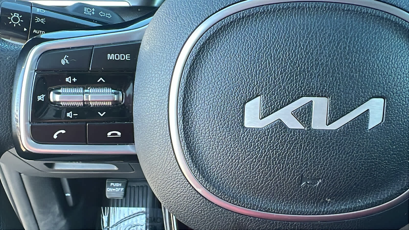 Thumbnail: 2022 Kia Sorento - 19