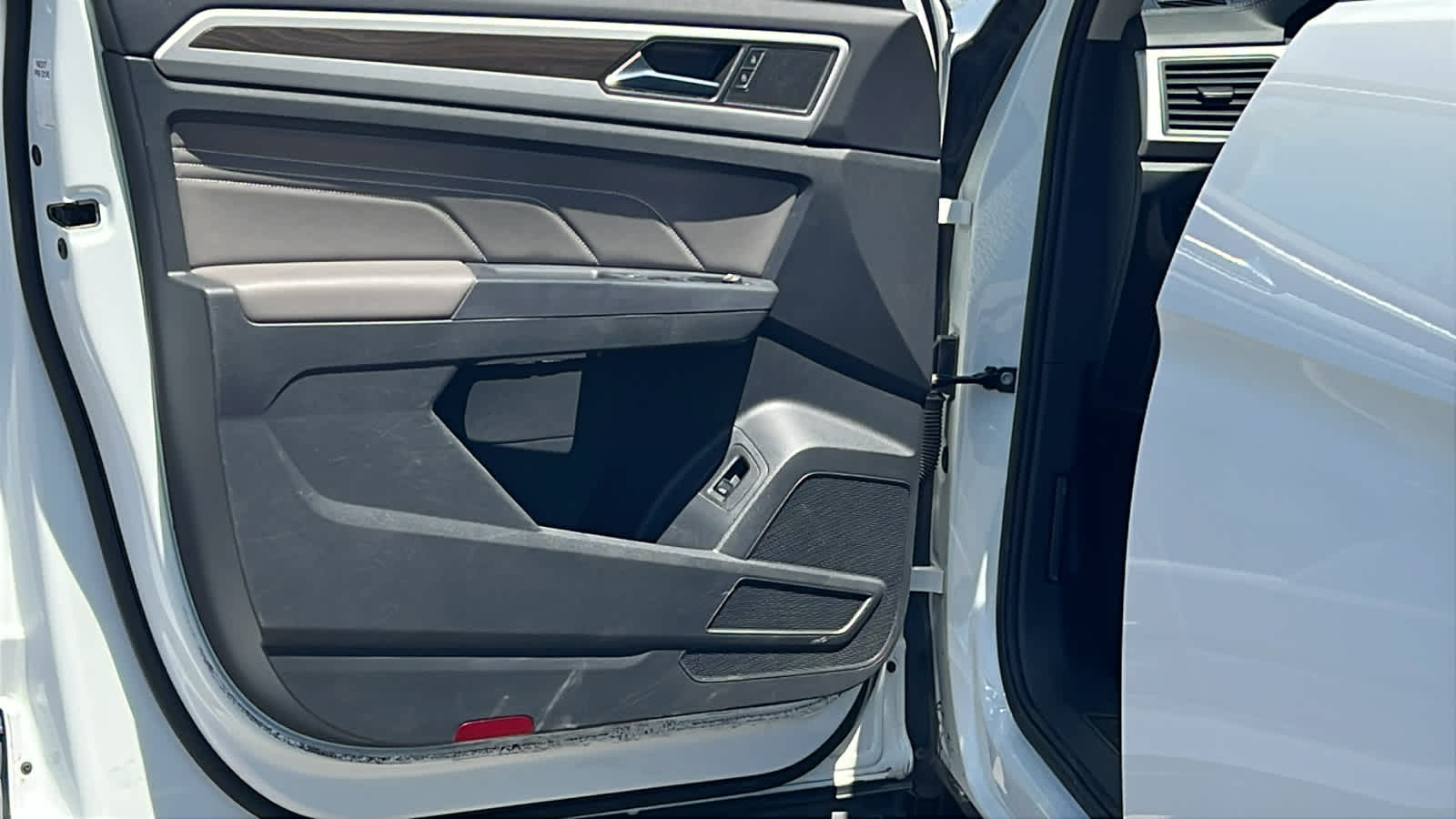 Thumbnail: 2021 Volkswagen Atlas - 23