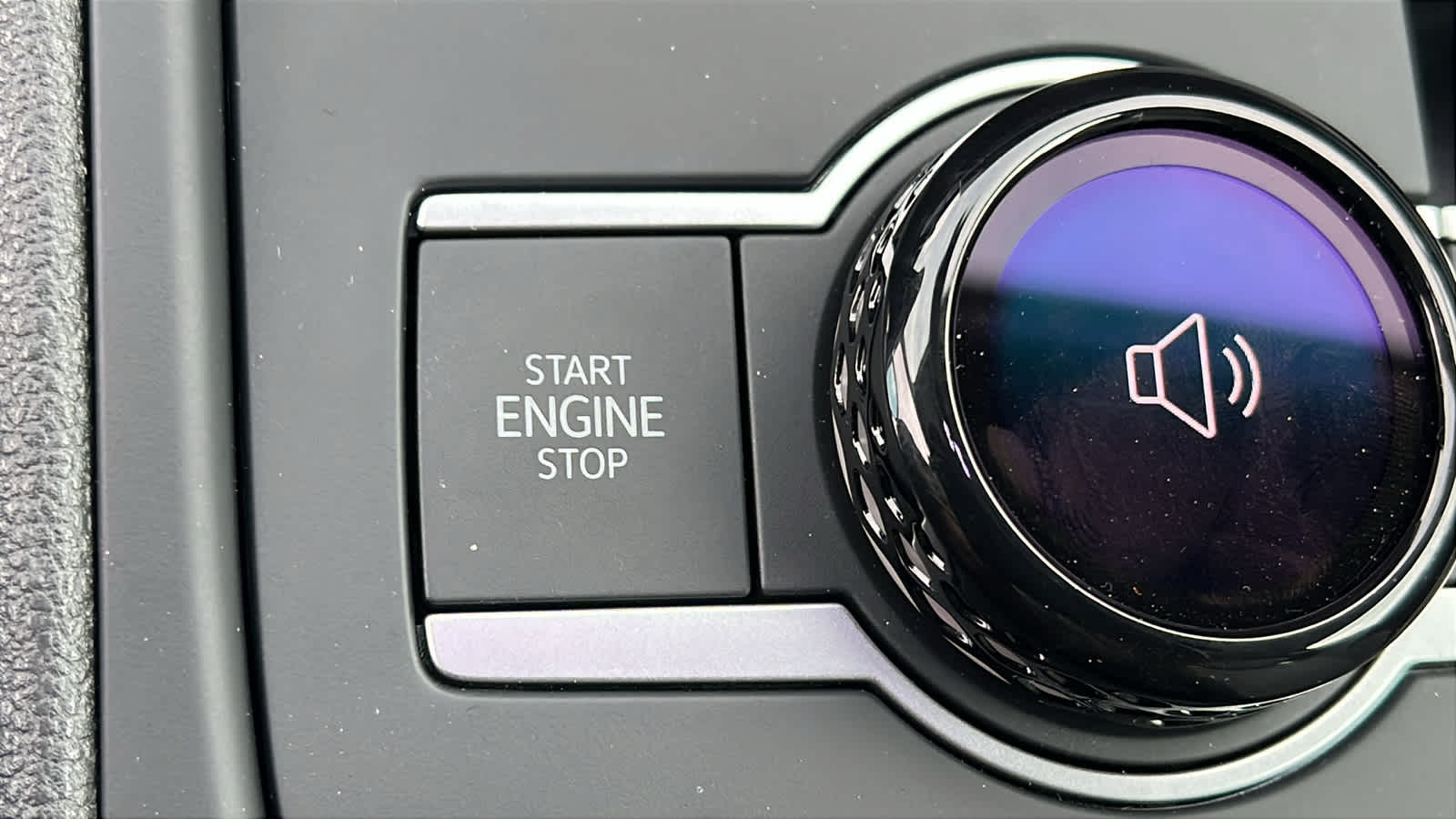 Thumbnail: 2025 Volkswagen Tiguan - 17