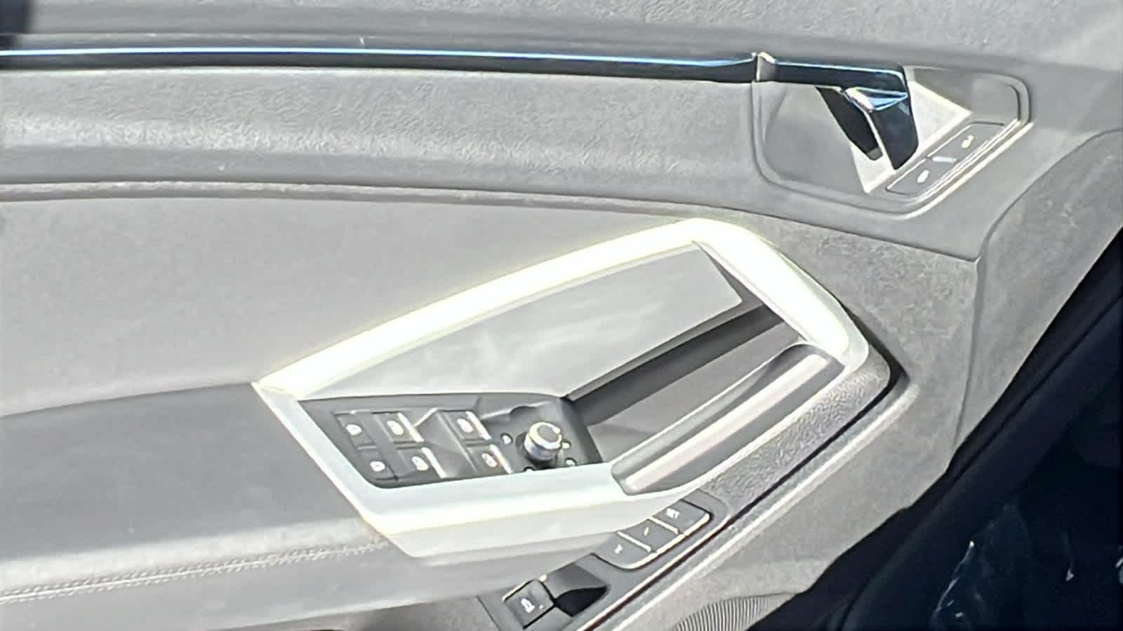 Thumbnail: 2023 Audi Q3 - 22