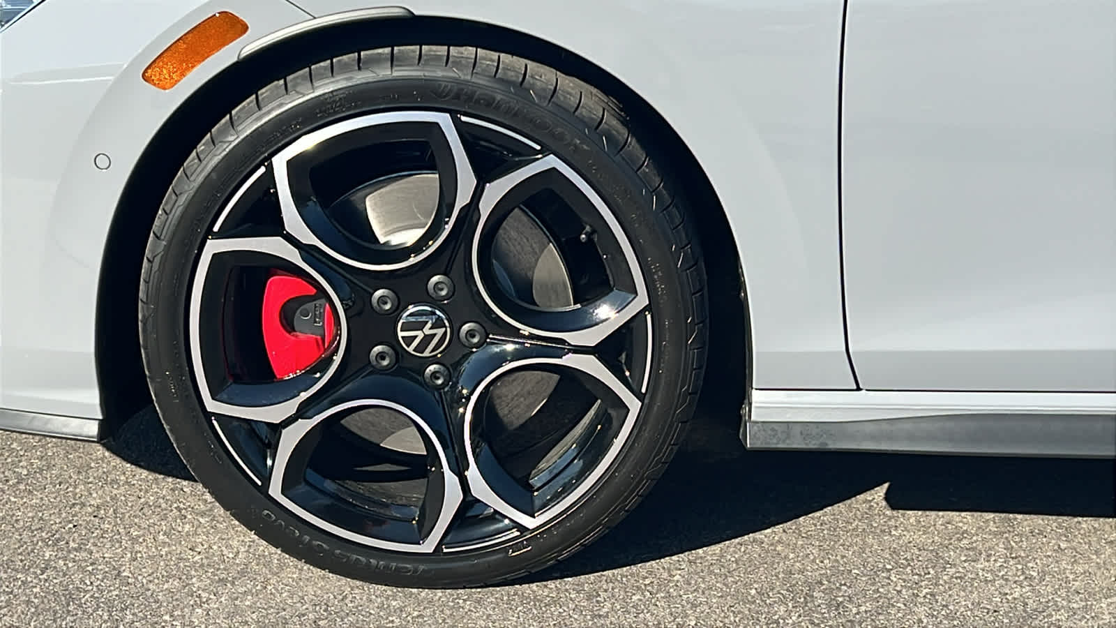 Thumbnail: 2026 Volkswagen Golf - 9