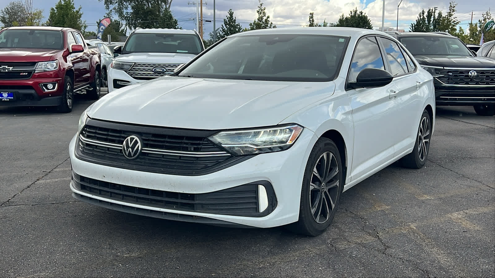 Thumbnail: 2023 Volkswagen Jetta - 1
