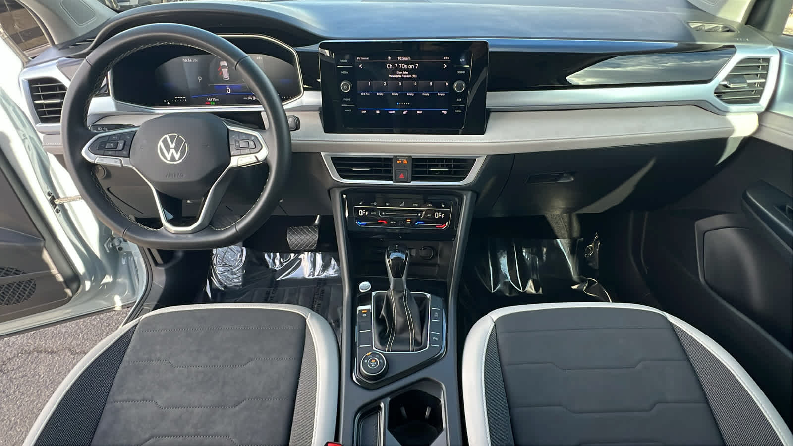 Thumbnail: 2025 Volkswagen Taos - 26