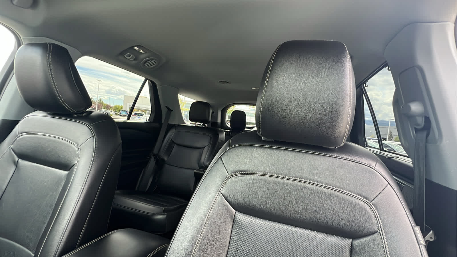 Thumbnail: 2022 Ford Explorer - 11