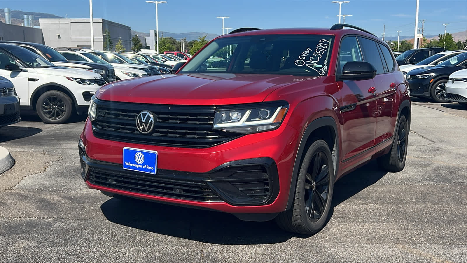 Thumbnail: 2022 Volkswagen Atlas - 1