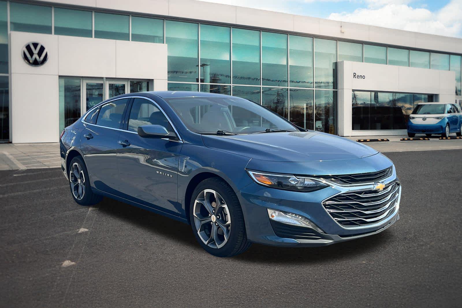 Thumbnail: 2024 Chevrolet Malibu - 3