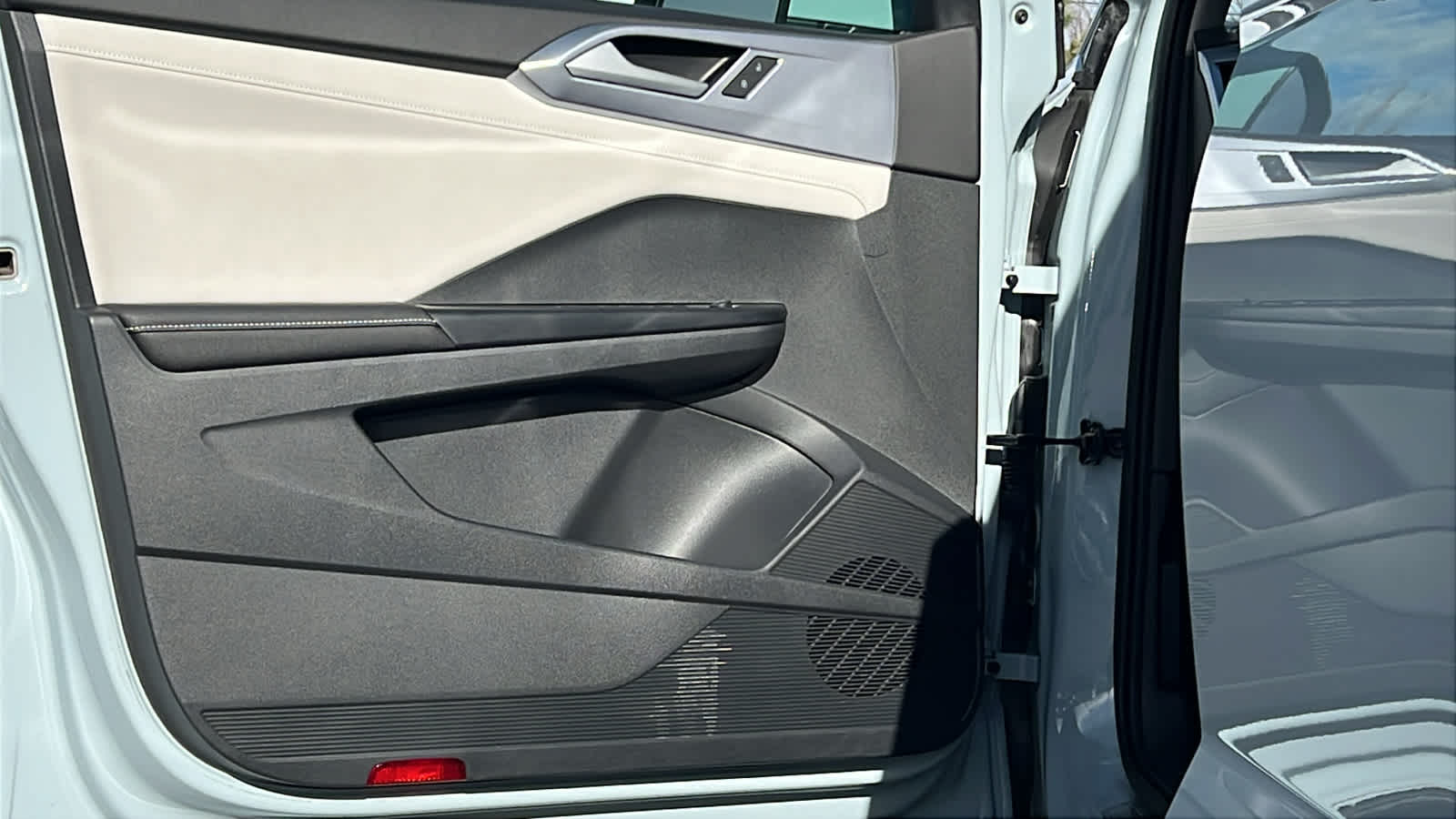 Thumbnail: 2025 Volkswagen Taos - 23