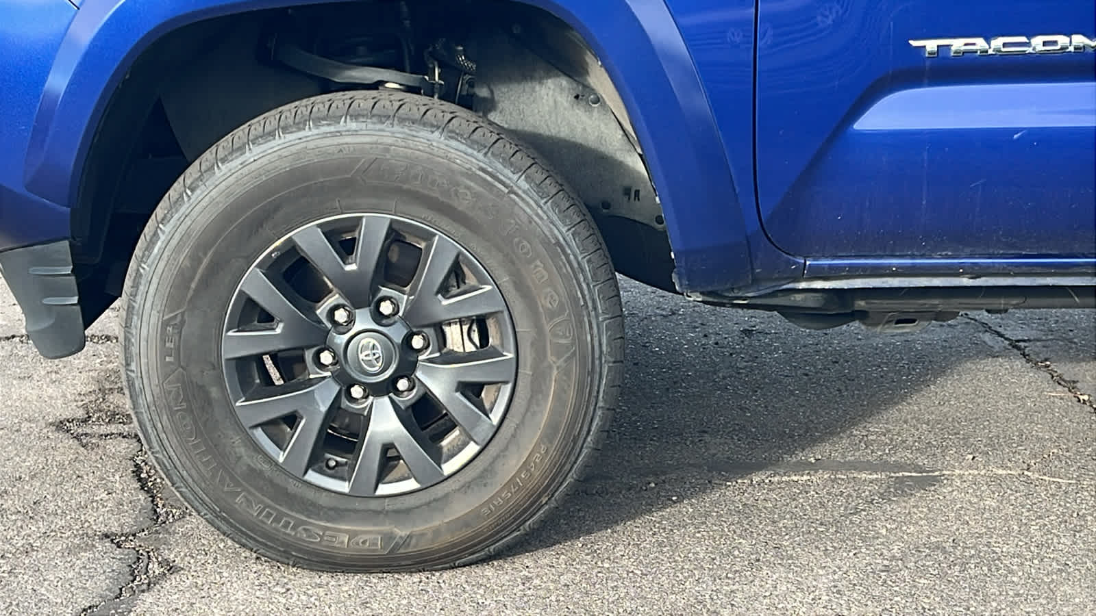 Thumbnail: 2023 Toyota Tacoma - 9