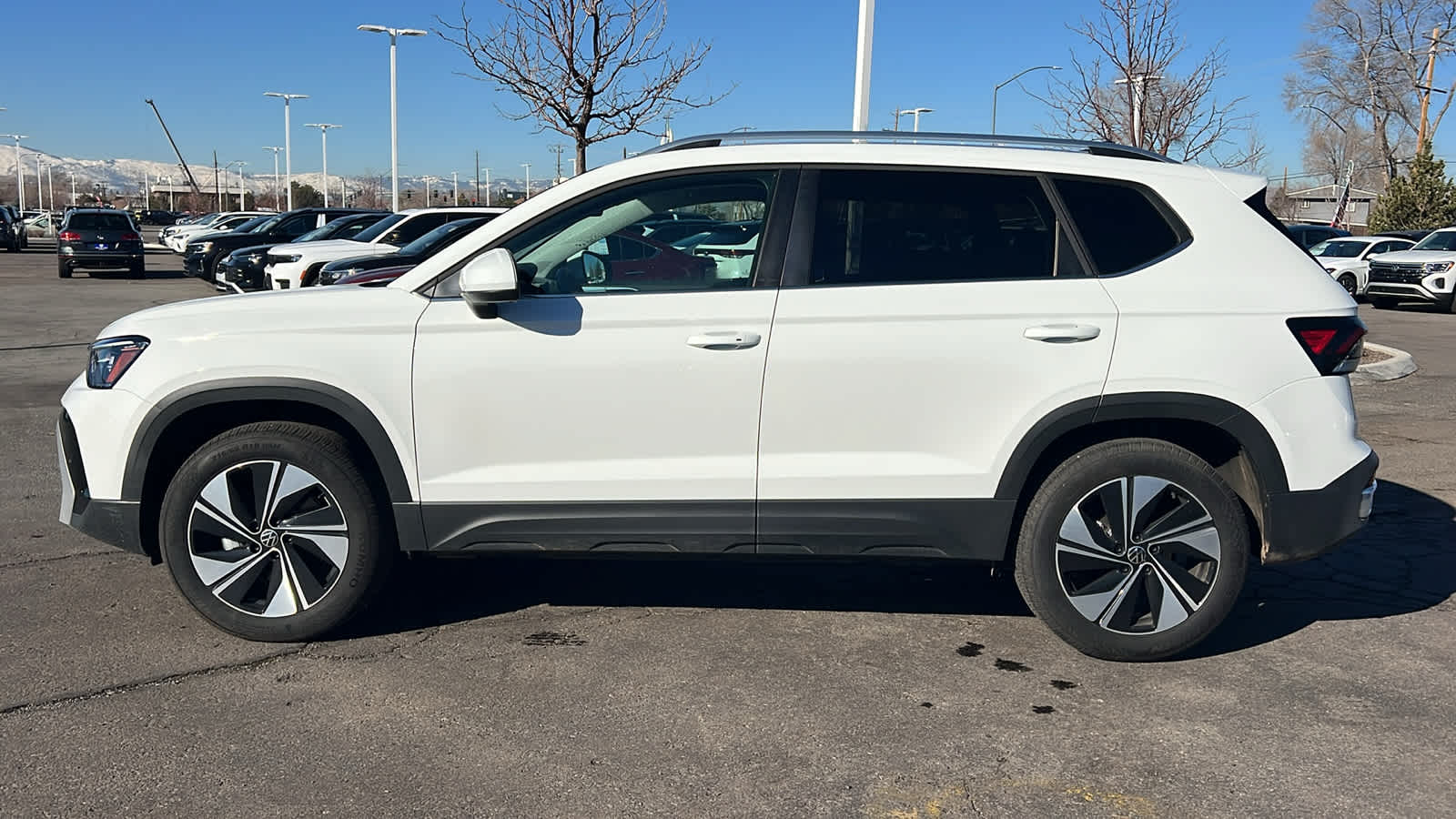 Thumbnail: 2025 Volkswagen Taos - 8