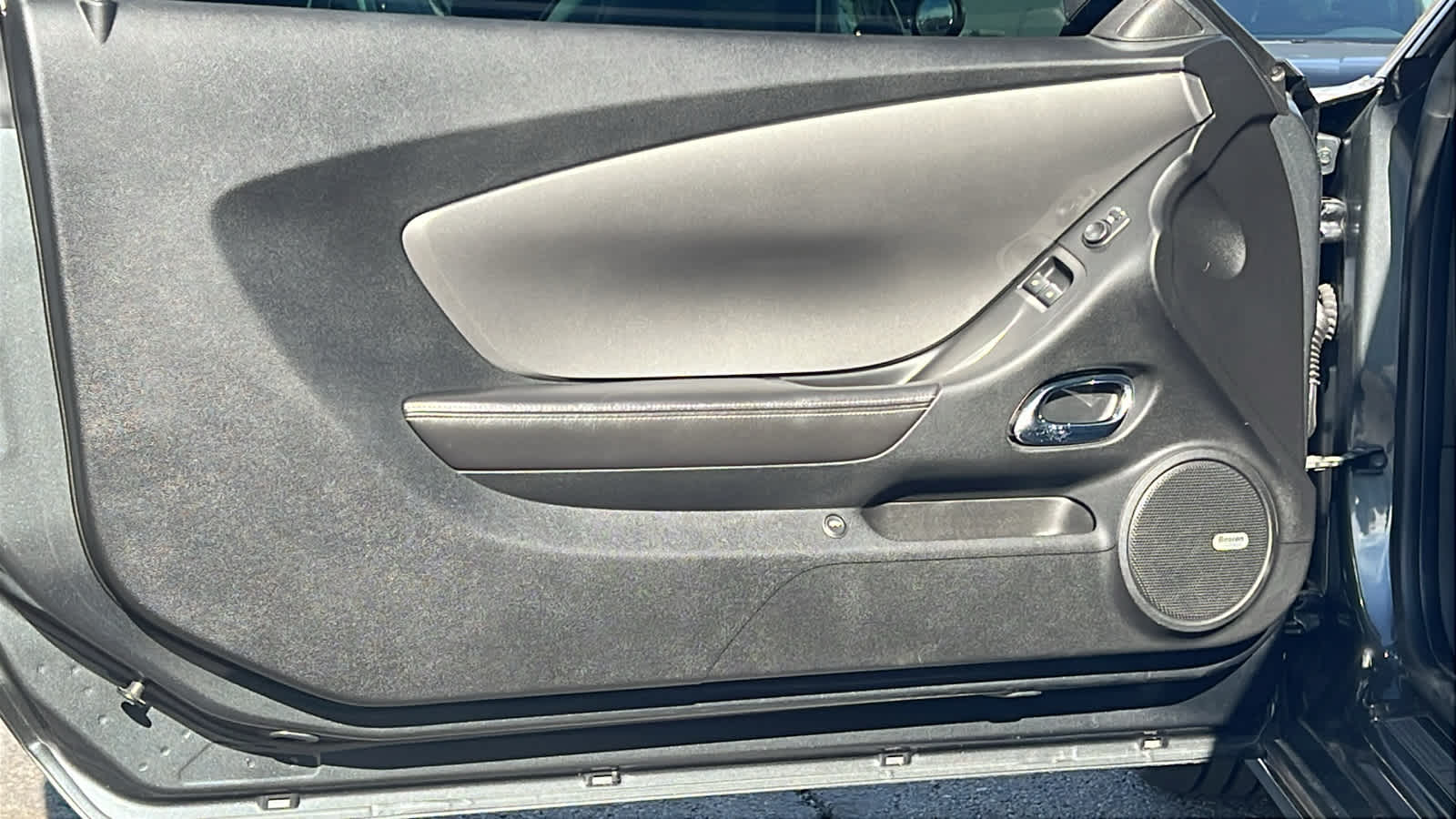 Thumbnail: 2011 Chevrolet Camaro - 22