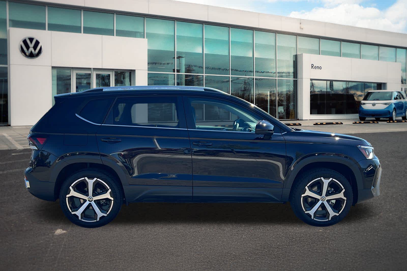 2025 Volkswagen Taos SEL photo 4