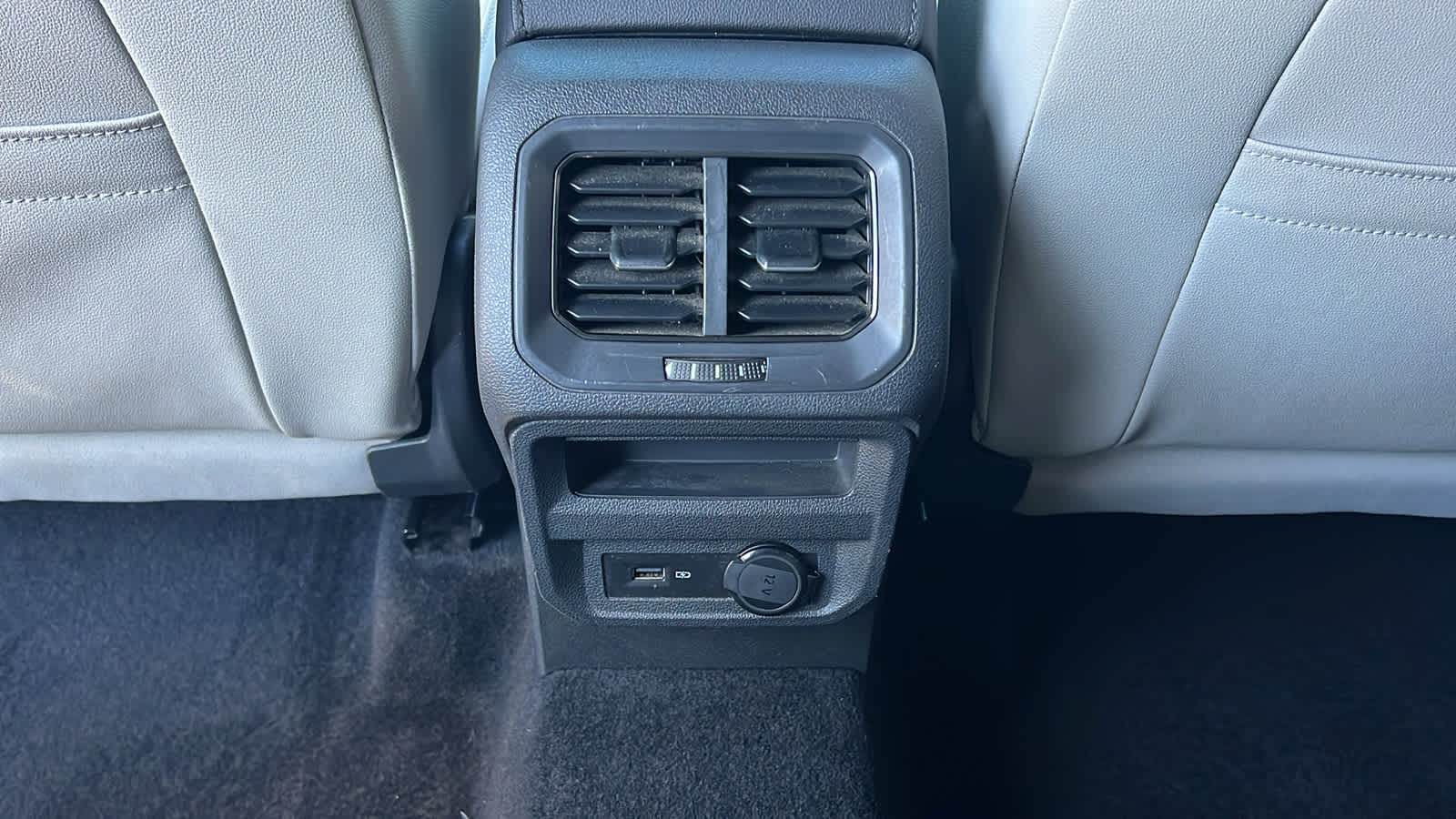 Thumbnail: 2020 Volkswagen Tiguan - 25