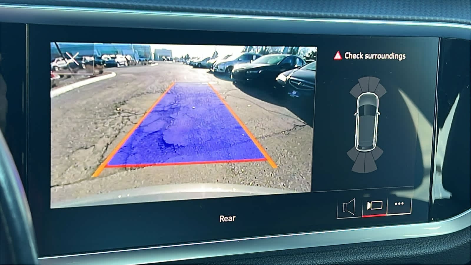 Thumbnail: 2023 Audi Q3 - 16